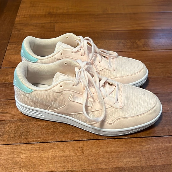 Peach Reebok Sneakers, Sz 9 - Picture 1 of 6